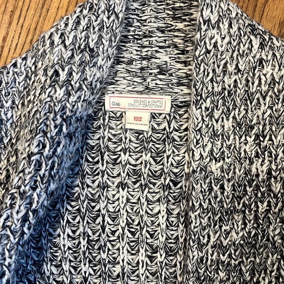 GAP cardigan - Picture 2 of 3